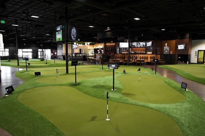 Troon Aligns with Putting Facility