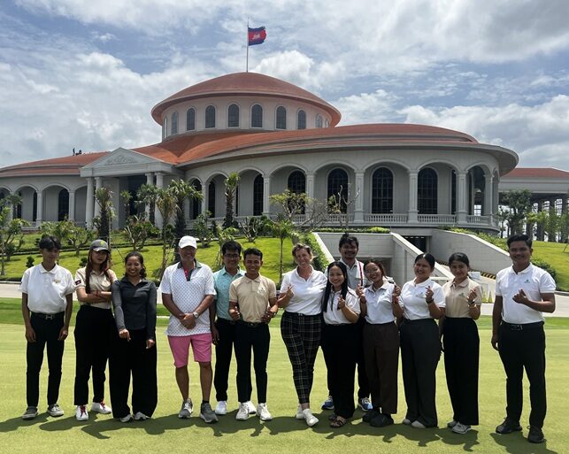 Golf Caddies Cambodia2