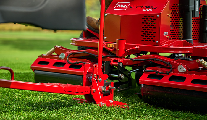 Toro’s Transformative Electric Greens Roller