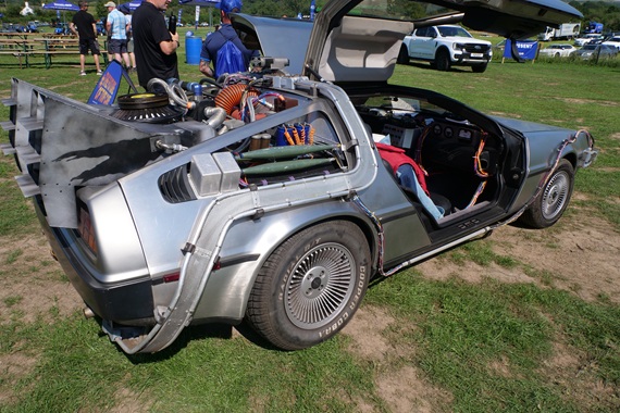 Campey Delorean