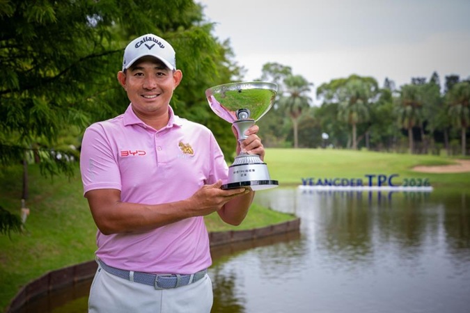 Relieved Pavit Holds Higa at Bay